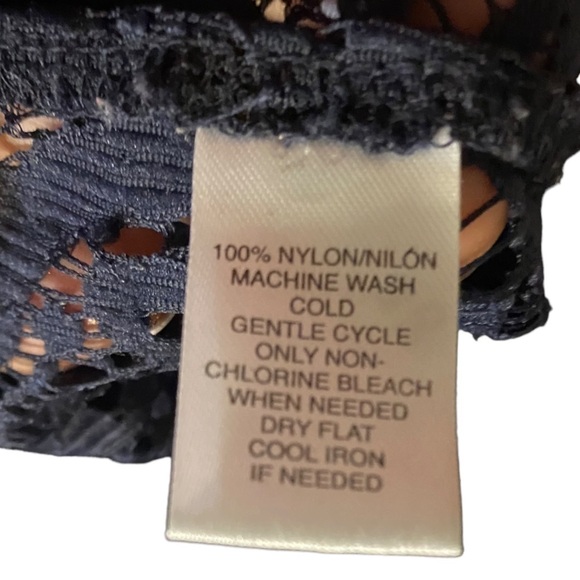 𝅺LOFT Lace Crochet Embroidered 3/4 Sleeve Dark Navy Blue Flowy Blouse Top M - Picture 5 of 6